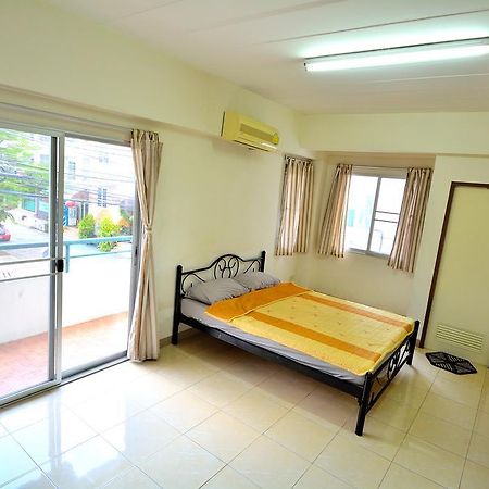 Modern Place Apartment Bangkok Room photo