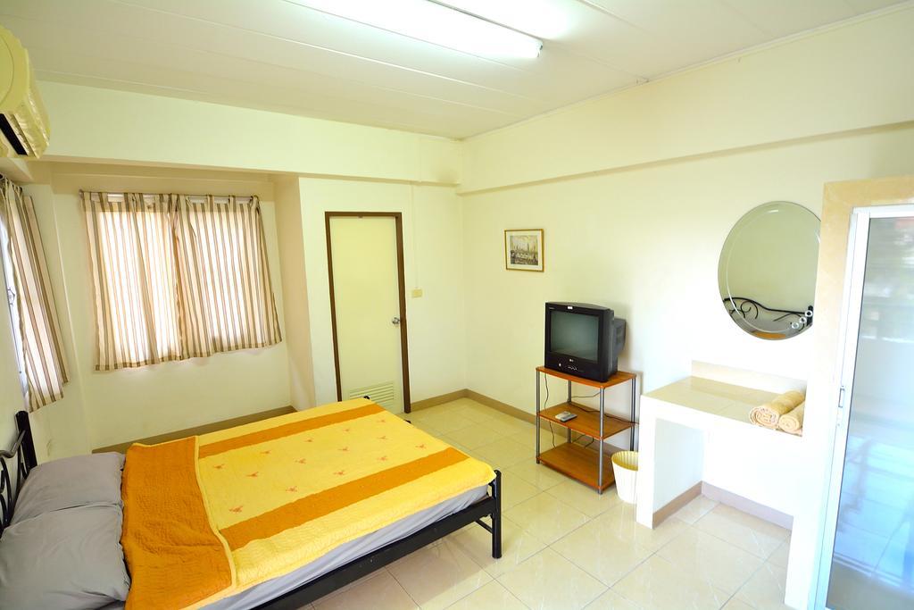 Modern Place Apartment Bangkok Room photo
