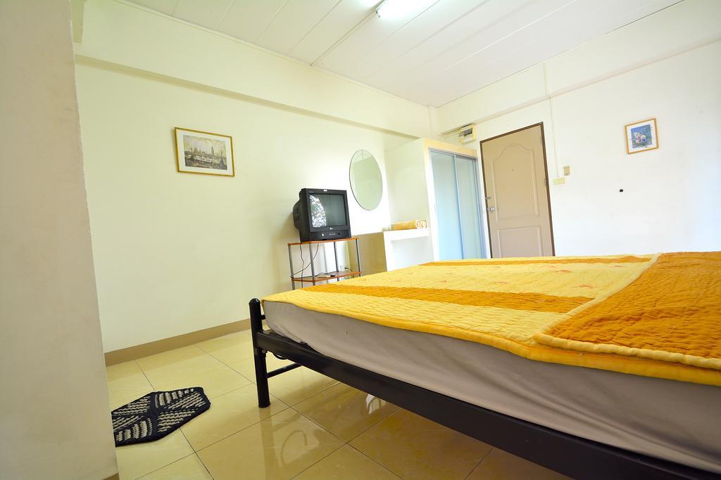 Modern Place Apartment Bangkok Room photo