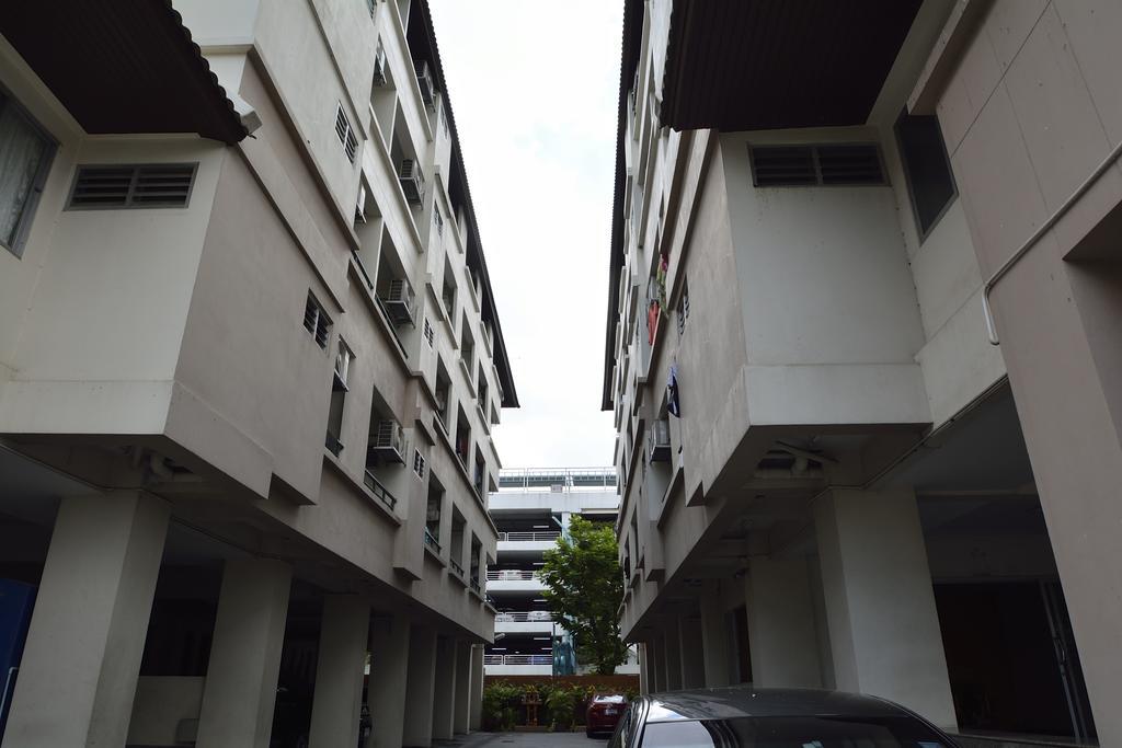Modern Place Apartment Bangkok Exterior photo